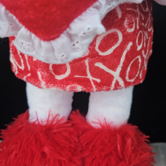 Snoopy Peanuts Valentine's Day Plush - Picture 5 of 6